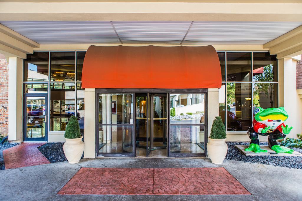 Отель Courtyard By Marriott Toledo West Экстерьер фото