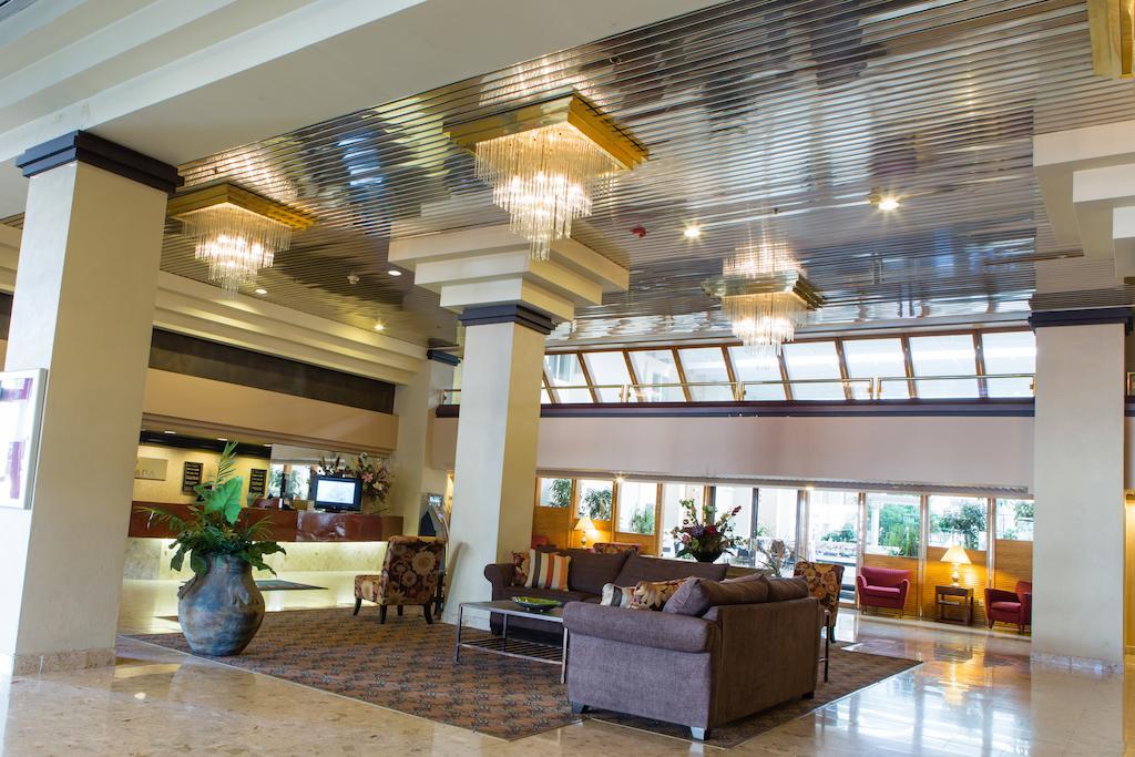 Отель Courtyard By Marriott Toledo West Экстерьер фото