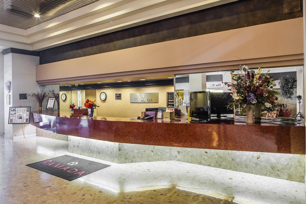 Отель Courtyard By Marriott Toledo West Экстерьер фото